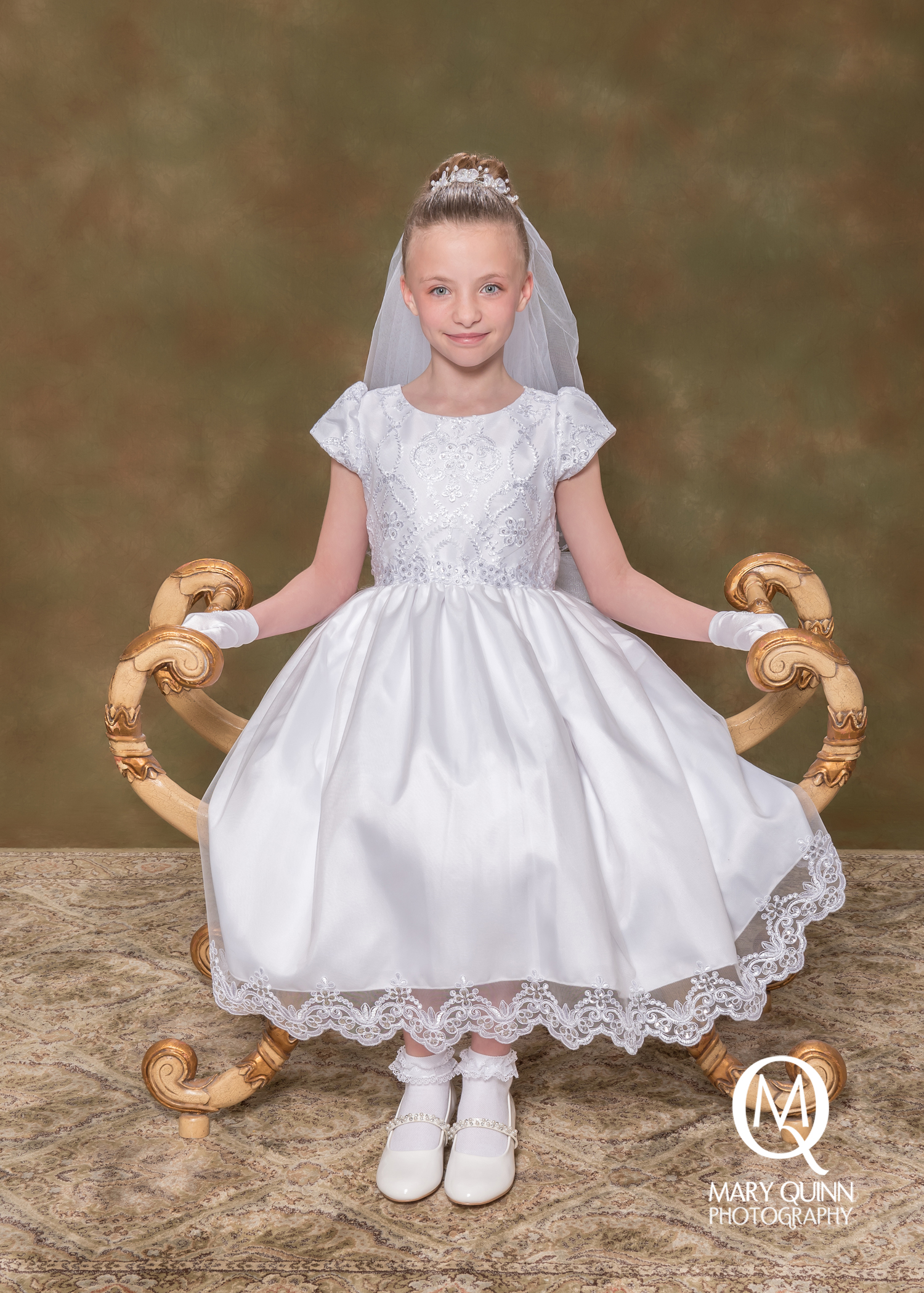First Holy Communion picture of a seated girl in a Marlton, New Jersey Studio.
